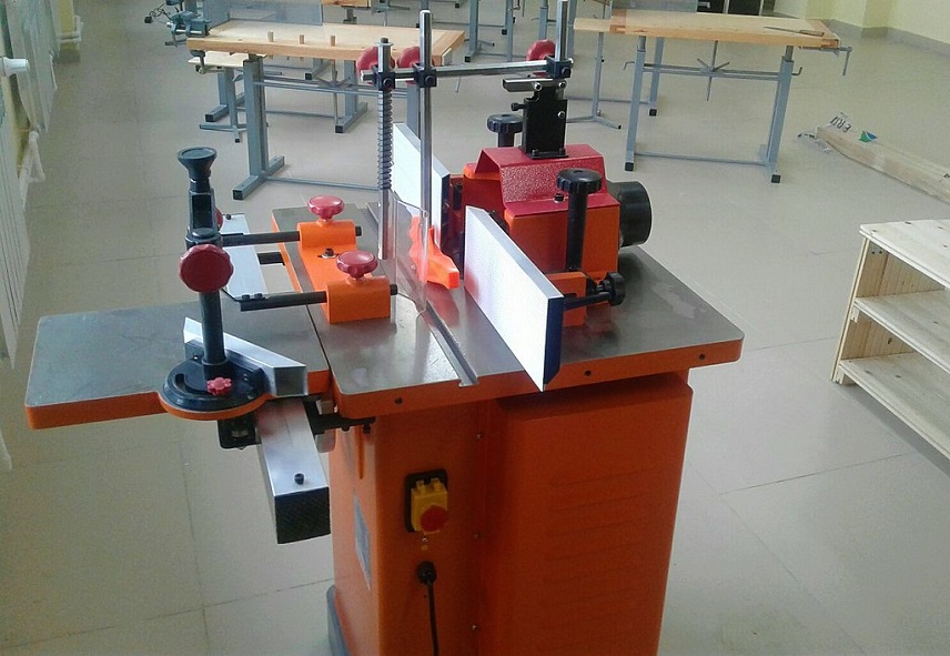 Woodworking machine with a planer.